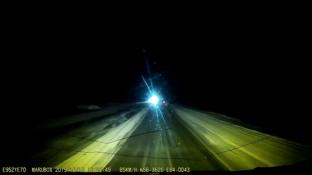 Driver Manages to Avoid a Major Accident