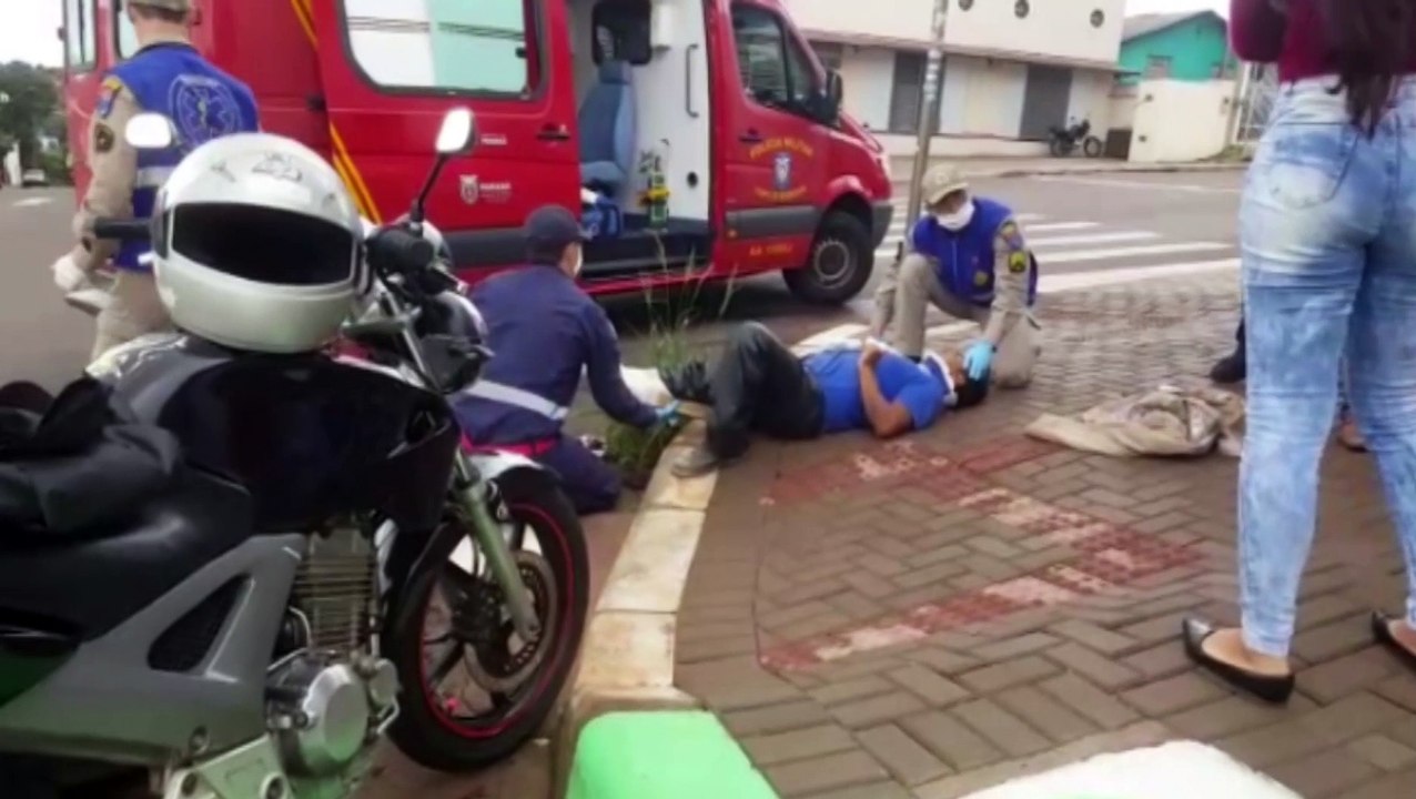 Motociclista sofre grave lesão na perna em acidente no Periolo; condutor do carro evadiu-se