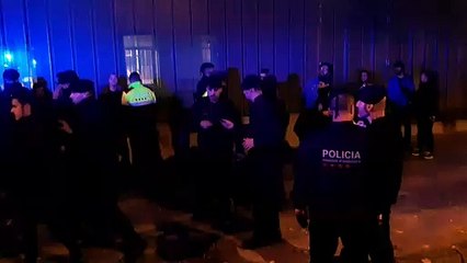 Els Mossos fan identificar manifestants a l'Eixample de Barcelona