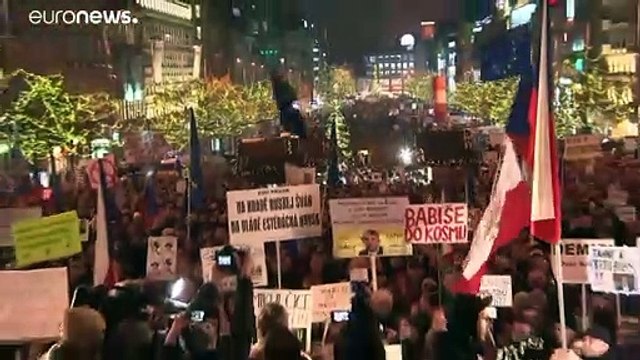 Des milliers de manifestants à Prague demandent la démission du Premier ministre