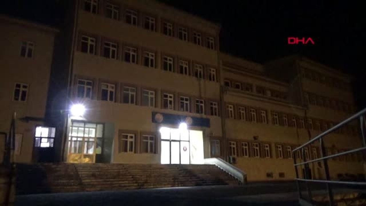 Okul kantininde pide ve lahmacun yiyen 18 öğrenci zehirlendi