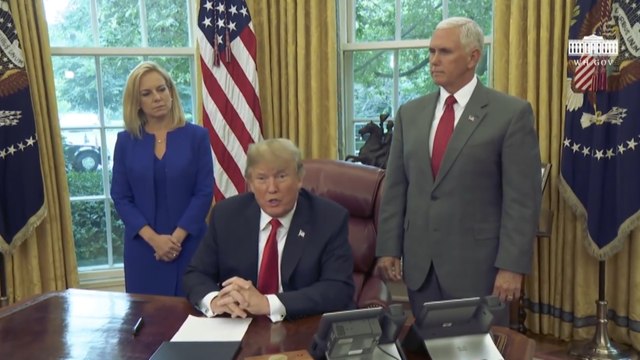 Trump equipara el 'impeachment' a los juicios de Salem