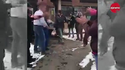 Barınaktan Yeni Ailesine Uğurlanan Köpeğin Görülmeye Değer Mutluluğu