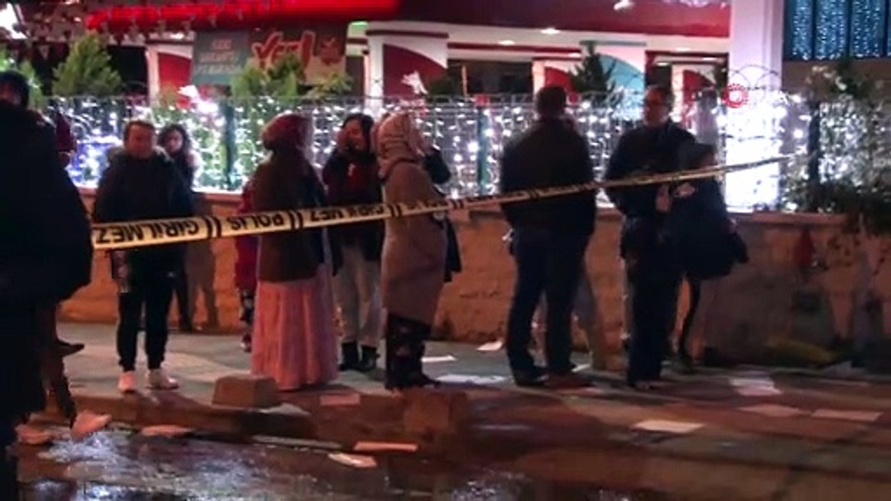 Pendik’te Avize dükkanında korkutan yangın