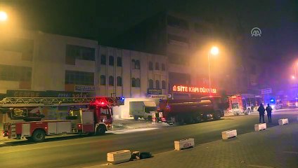 Yangında mahsur kalan iş yeri çalışanını itfaiye ekipleri kurtardı - ANKARA
