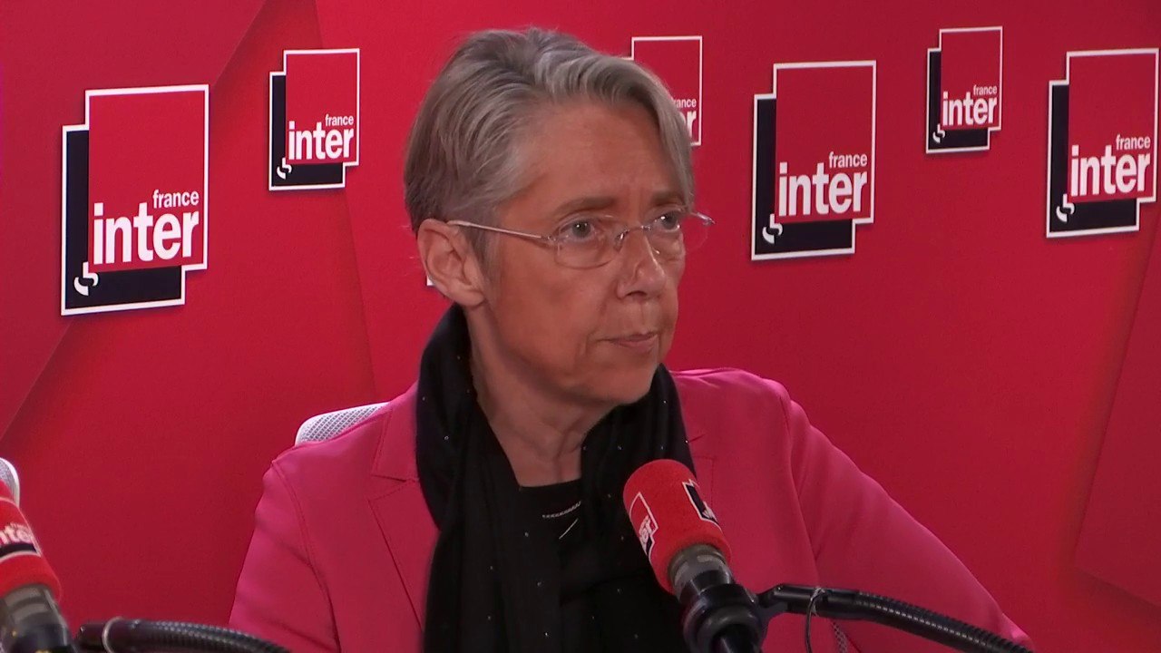 Élisabeth Borne, Ministre de la Transition écologique et solidaire réagit à l'annonce de plusieurs barrages routiers par des cheminots dans la région de Nice : "Il y a un droit de grève mais pas de droit aux blocages, aux menaces, aux coupures sauvages"