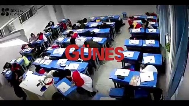 Çin, 5,2'lik depremle böyle sallandı