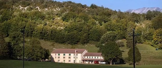 La bande - annonce de La tête haute (Catherine Deneuve)