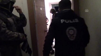 İstanbul ve İzmir'de yasa dışı bahis operasyonunda 26 kişi tutuklandı