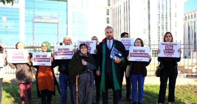 Cinsel saldırıya uğrayan yaşlı kadın duruşma öncesi Ben namusum için yaşarım diyerek gözyaşı döktü