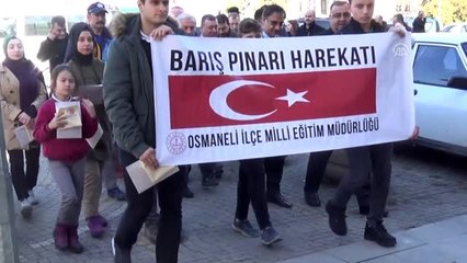 Öğrencilerin Mehmetçiğe yazdığı mektuplar, mendillerin içinde yola çıktı