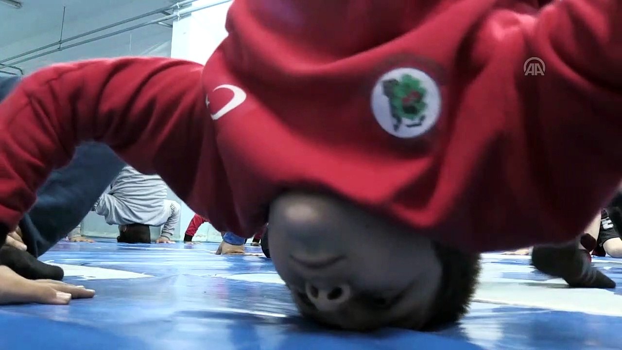 Köy çocukları yıldız güreşçi olmak için çalışıyor - KIRKLARELİ