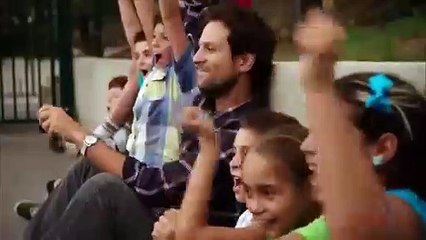 Um Belo Domingo - Trailer Oficial (francês)