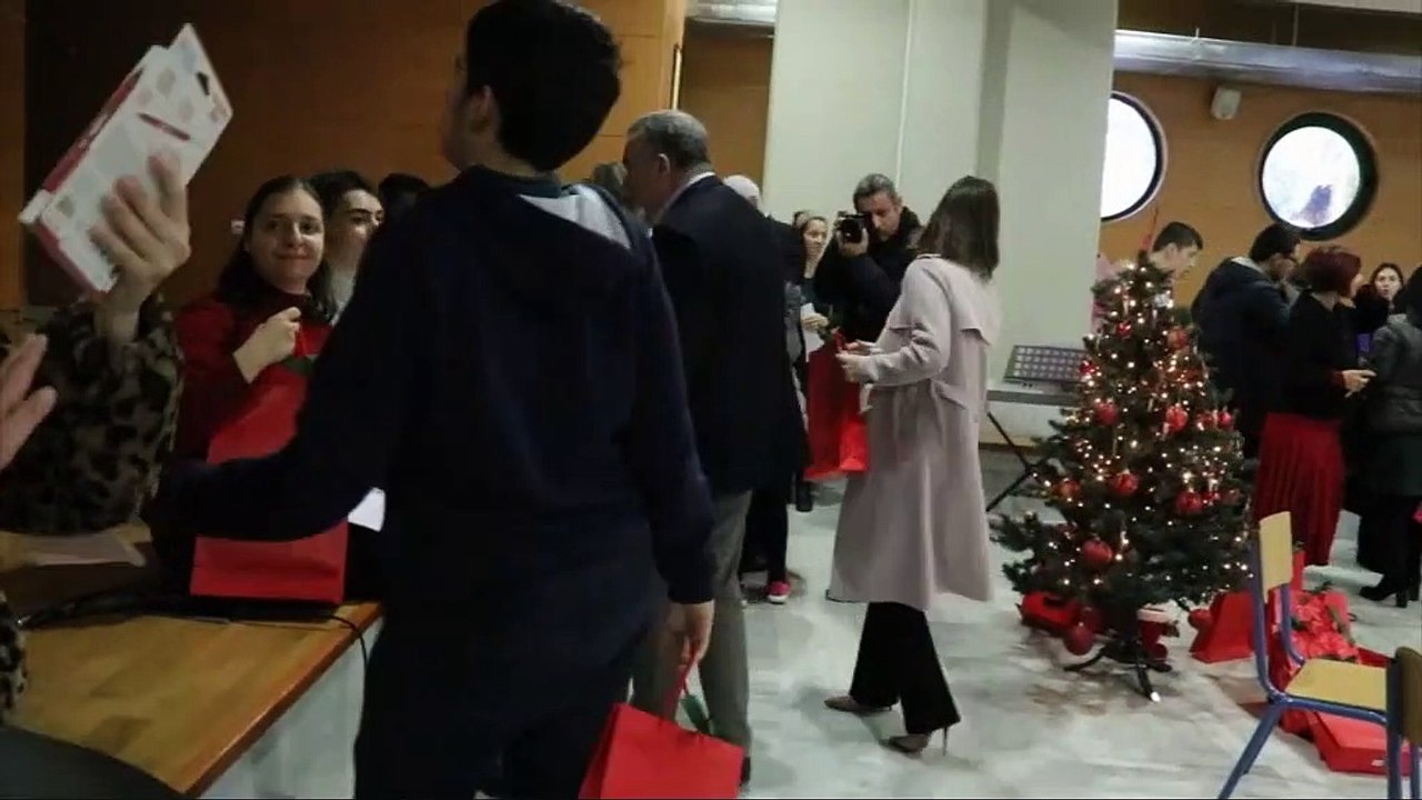 Ο Δήμαρχος Λαμιέων κοντά σους μαθητές του ΕΕΕΕΚ...