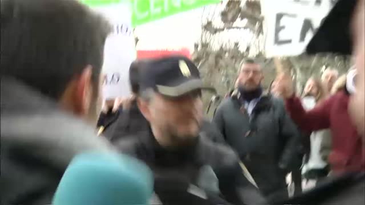 Concentraciones de apoyo a los condenados y a la víctima se enfrentan a las puertas de la Audiencia de Burgos