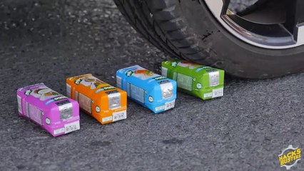 Crushing Crunchy & Soft Things by Car! - EXPERIMENT- SURPRISE EGGS VS CAR أطفال مضحك ضد شبح - جوني جوني أغاني الحضانة قافية وتعلم الألوان للأطفال