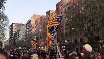 Gritos de "independencia" en uno de los accesos al Camp Nou