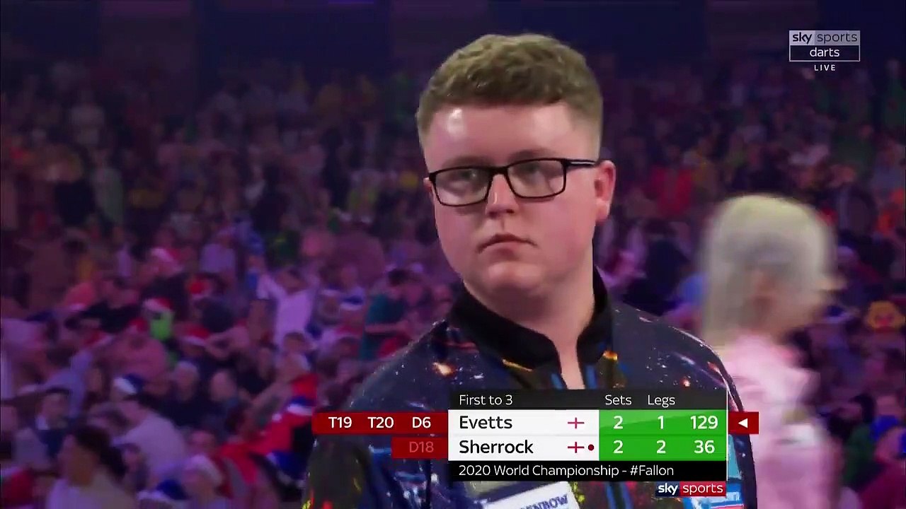 Fallon Sherrock devient la première femme à s'imposer devant un homme au Championnat du monde de fléchettes