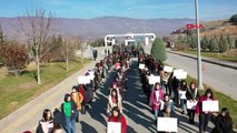Öğrencilerden 'kadına şiddete hayır' yürüyüşü