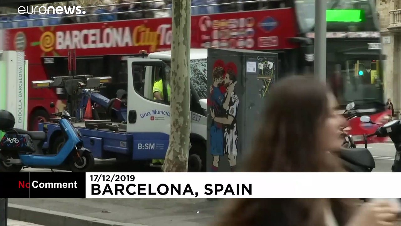 Der Kuss von Piqué und Ramos