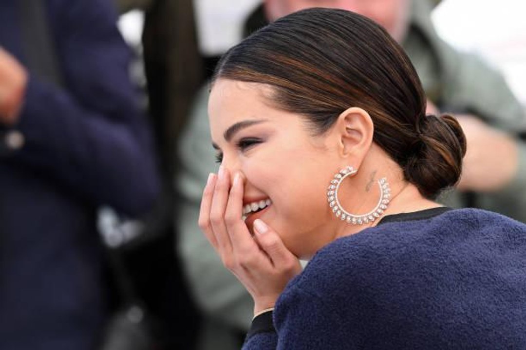 Uh, Selena Gomez Had An ‘Accident’ While Watching Ed Sheeran Perform