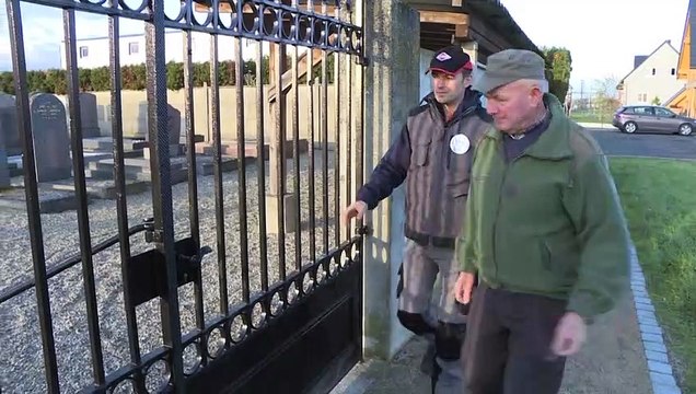 Vigilantes de la memoria , voluntarios que custodian los cementerios judíos en Francia