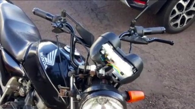Carro e moto batem no Bairro Pacaembu e jovem fica ferido