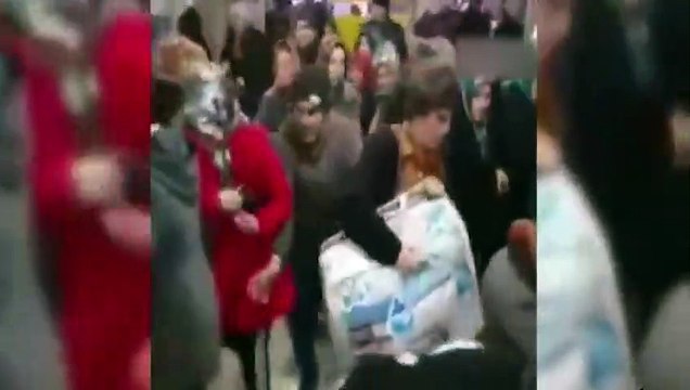 Antalya’da ucuz yorgan ve battaniye izdihamı