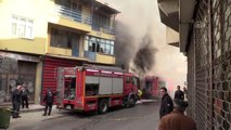 Bursa'da yangın çıkan oto tamirhanesi kullanılamaz hale geldi