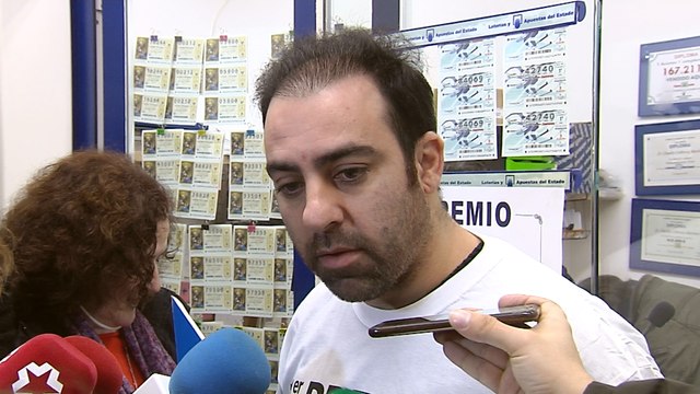 Dueño de Administración de Lotería: Me he enterado por mi hermana