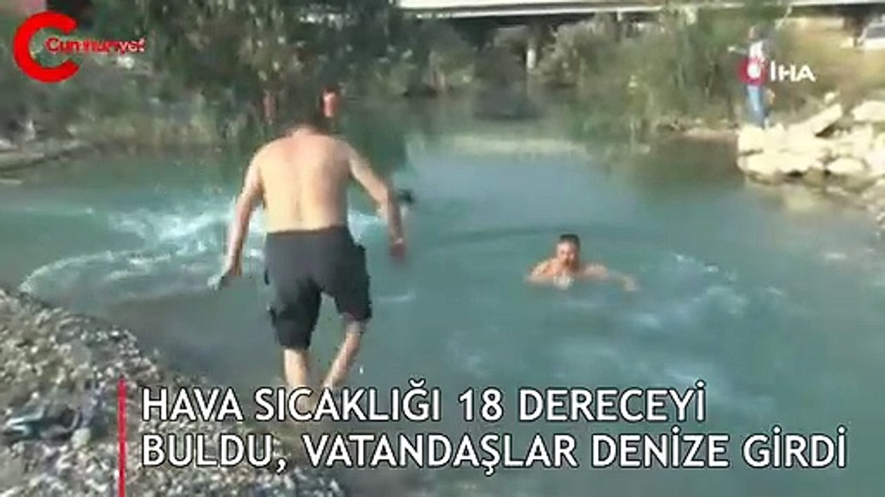 Hava sıcaklığı 18 dereceyi buldu, vatandaşlar denize girdi