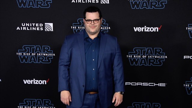Josh Gad “Star Wars: The Rise of Skywalker” World Premiere Blue Carpet