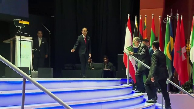 Malezya Başbakanı Mahathir: 'Biz kimseyi dışlamıyoruz. Bu zirveyle küçük bir başlangıç yapmayı hedefliyoruz' - KUALA LUMPUR