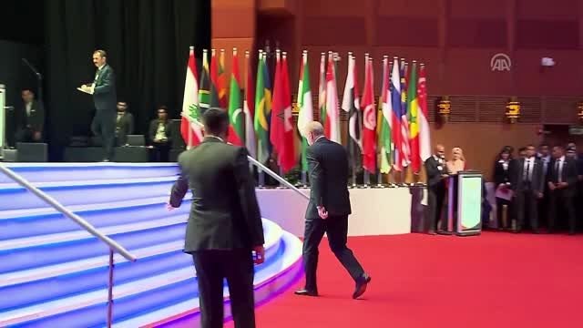 Erdoğan: İslam dünyası güçsüz değildir, zayıf değildir, çaresiz asla değildir - KUALA