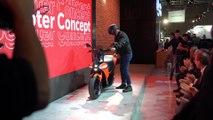 Seat feiert Weltpremiere des Seat E-Scooter Konzepts