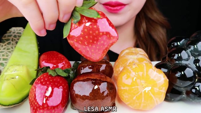 ASMR CANDIED FRUIT TANGHULU EATING SOUNDS MUKBANG