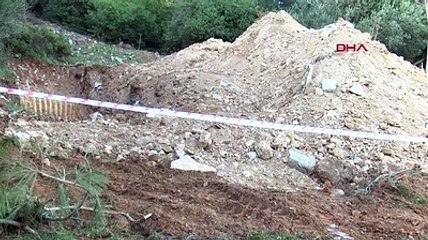 Adalar'da öldürülen atların gömülmesi için açılan çukurlar görüntülendi