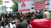 Hindistan'da protestolar büyüyor: Kamu çalışanları iş bıraktı
