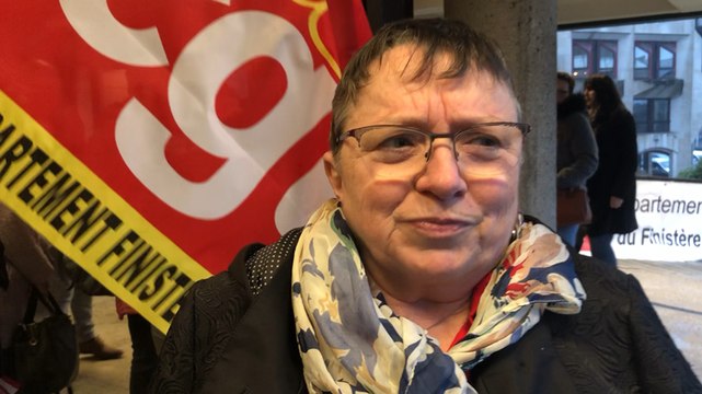 Rassemblement des assistants familiaux devant le Conseil départemental du Finistère