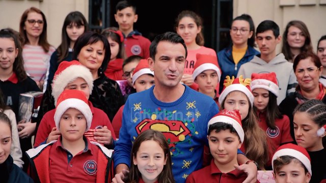 Nxenesit e Vasil Shantos , dhurata per femijet e prekur nga termeti