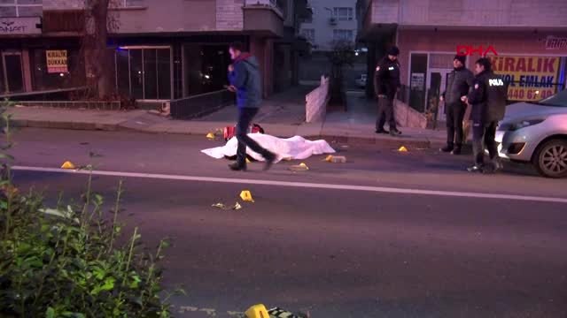 Polis memuru, eski eşiyle ilişkisi olduğunu iddia ettiği komşusunu öldürdü