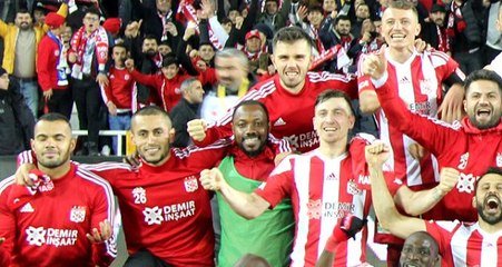 Emre Kılınç ve Mert Hakan için G.Saray'a kötü haberi Çalımbay verdi