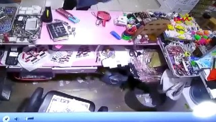 Sivas'tan kartal'a dehşet takibi bıçak alırken güvenlik kamerasına yansıdı