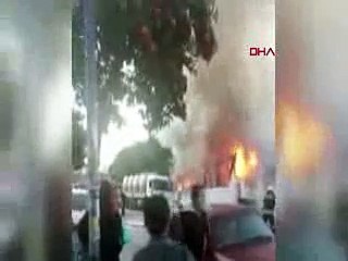 Servis midibüsü alev alev yandı