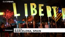 شاهد: اشتباكات عنيفة في محيط ملعب كامب نو أثناء لقاء برشلونة وريال مدريد