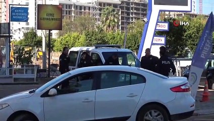 Kirayı Ödeyemeyince Kıraathanesinden Çıkartılan 3 Çocuk Annesi Kadın Gözyaşlarına Boğuldu