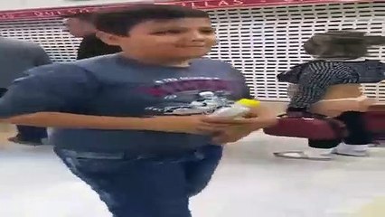 Esta mujer quiso viajar en tanga, pero fue expulsada del aeropuerto