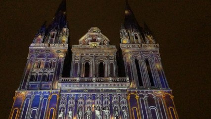 Le son et lumière Lucia illumine la cathédrale