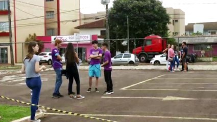 Alunos já se reúnem em frente à Unioeste para divulgação do resultado do vestibular