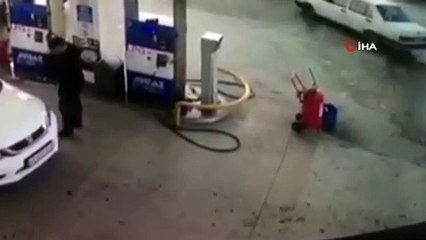 Akaryakıt istasyonunda drift yapan sürücü suçüstü böyle yakalandı